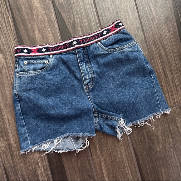 VTG Tommy Hilfiger Beaded Waist High Rise Distressed Denim Shorts Sz 12 - Picture 1 of 7